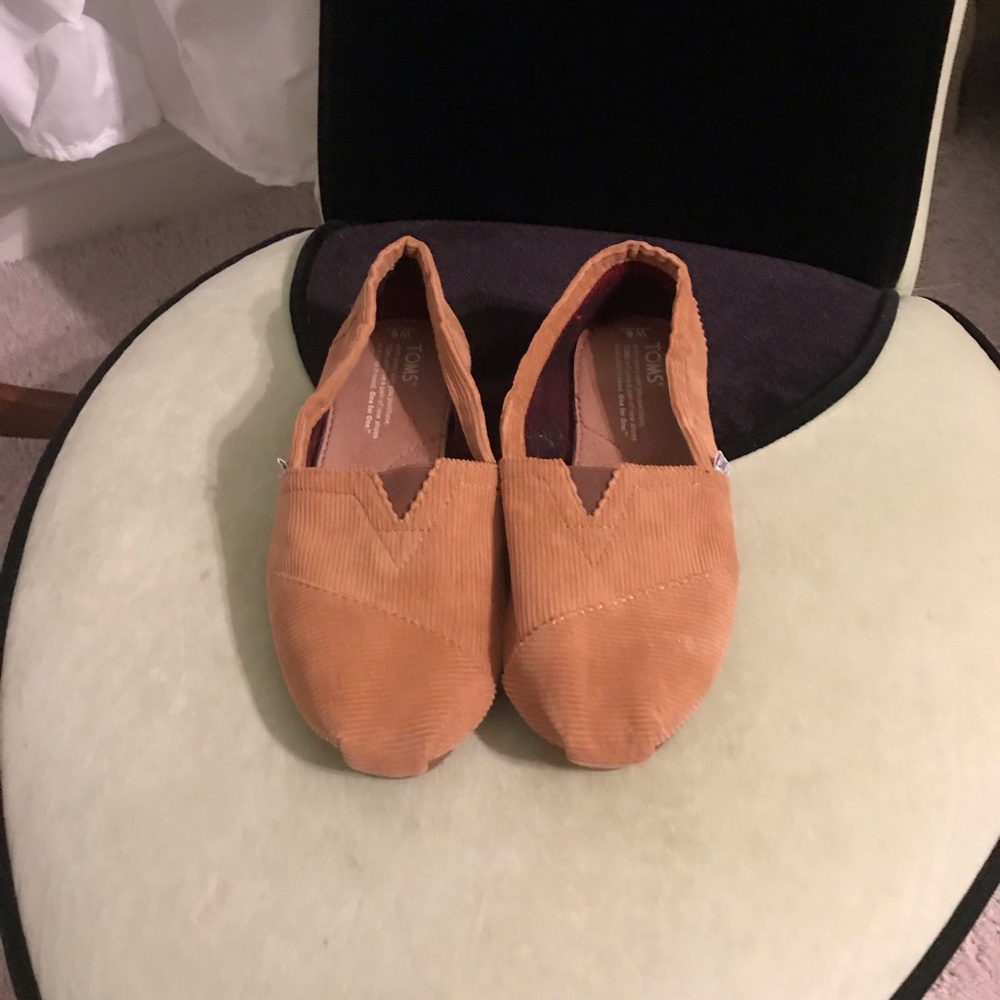 NWOT Toms corduroy shoes